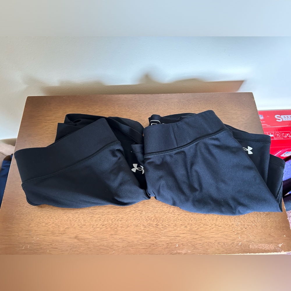2 pairs of Under Armour spandex